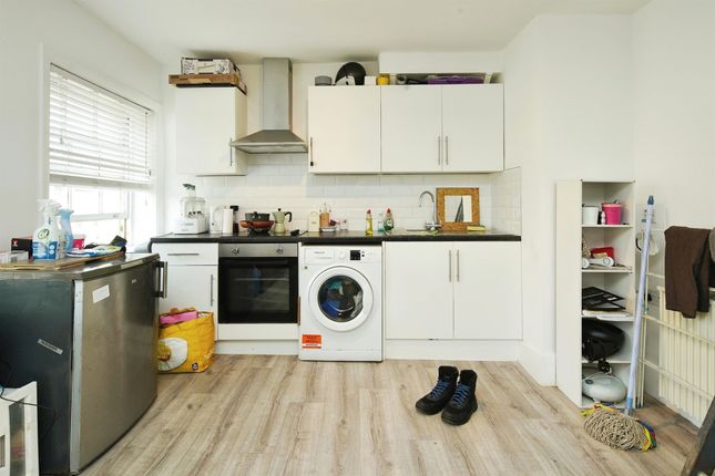 Flat 8, 8, Oriental Place, Brighton photo 3