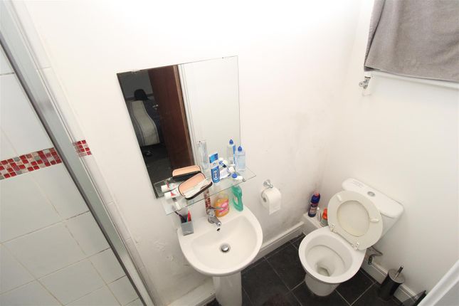 Room to rent in Llantwit Road, Treforest, Pontypridd