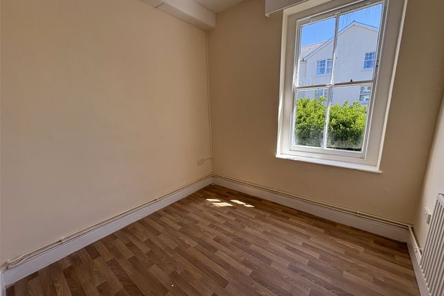 Flat 2, 85, Summerland Avenue, Somerset photo 3