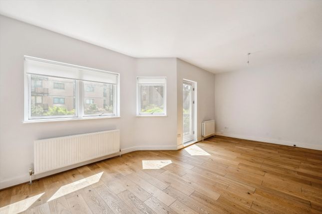Flat to rent in Kensington Gardens Square, Notting Hill, London