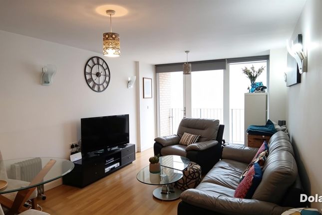 Flat 62, Omnibus House, Redvers Road, London photo 3