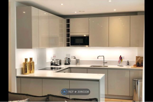 Flat, Rochester Place, London photo 5