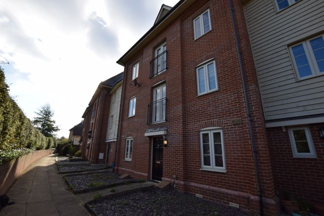 Town house to rent in Riverside Place, Colchester
