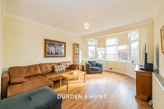 58a Redbridge Lane West, London photo 3