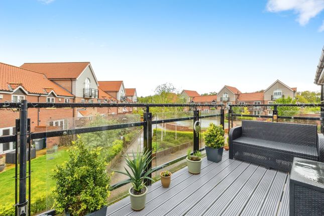 Town house for sale in The Quays, Burton Waters, Lincoln