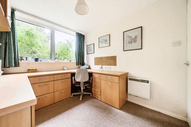 Flat for sale in Amersham, Buckinghamshire