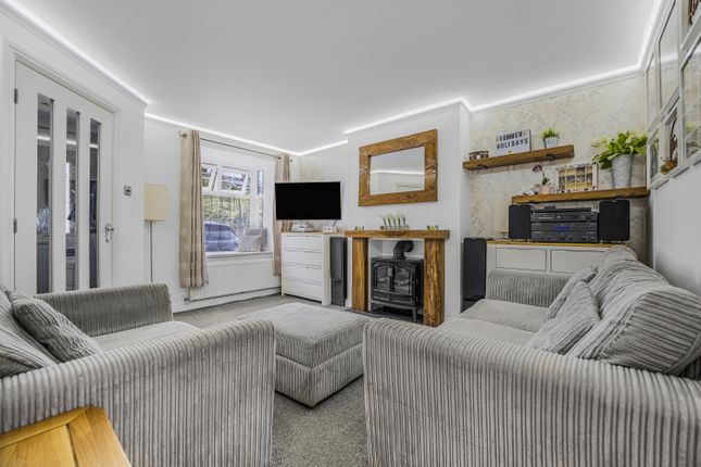 7, Stoneley Drive, Sheffield photo 4