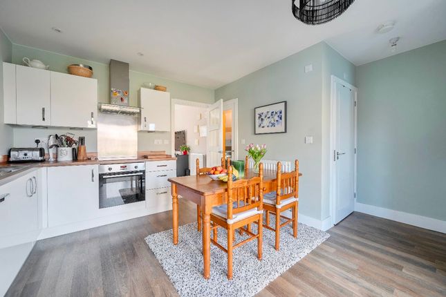 35 Peacock Lane, Biddenham photo 2