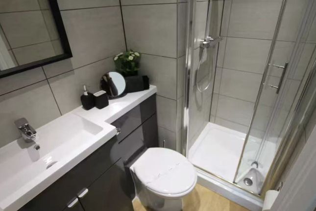 Apt 311, West Point, Manchester photo 3