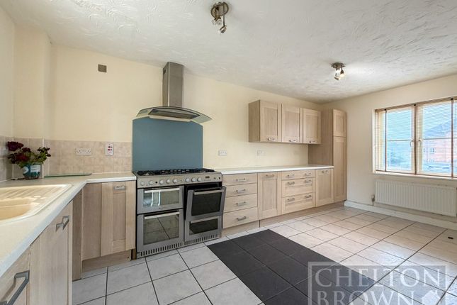 8, Snowshill Close, Daventry photo 2