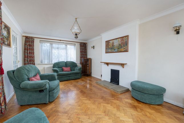 24 Orde Close, Crawley photo 3