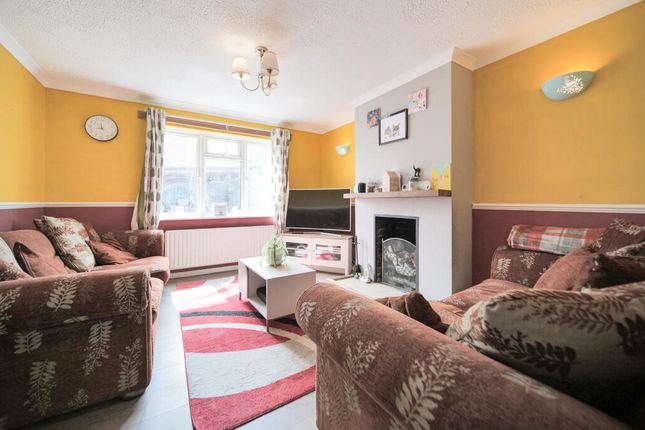 16, Chalfield Crescent, Melksham photo 2