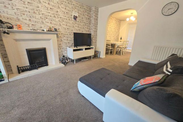 83, Chestnut Drive, Darlington photo 4