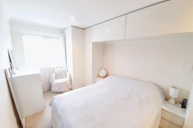 Flat 11 Meadow Court, Priestley Way, Bognor Regis photo 4
