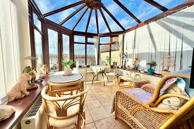 52 Cauldron Barn Road, Swanage photo 3