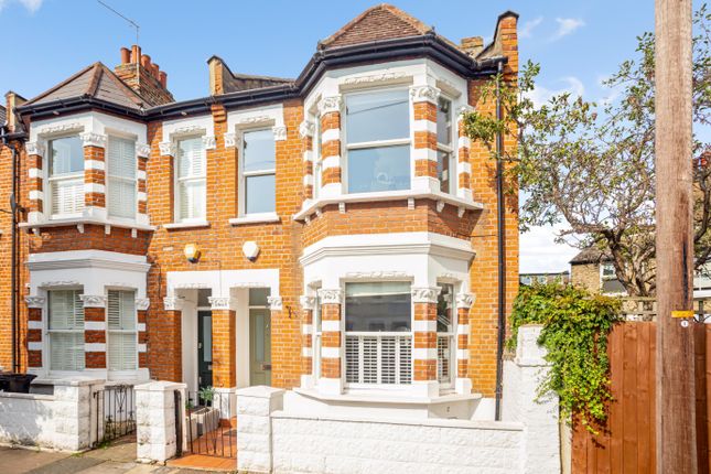 End terrace house for sale in Bendemeer Road, London