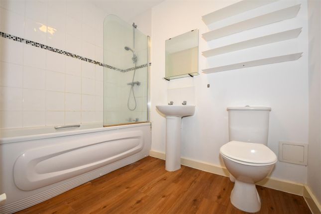 Flat for sale in Regent Grove, Holly Walk, Leamington Spa