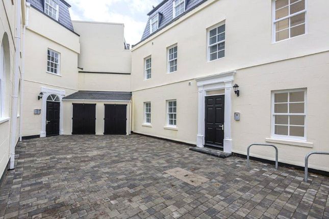 Thumbnail Flat for sale in 12 The Courtyard, 8A Carlton Crescent, Southamptonhampshire