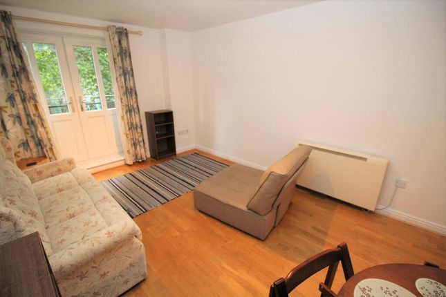 Apt 8, Trinity Court, Cleminson Street, Salford photo 2