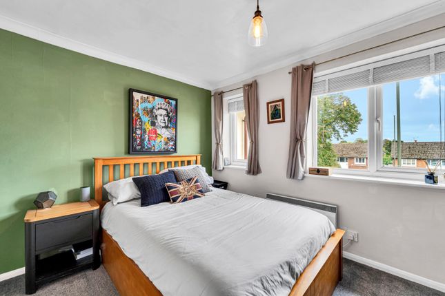 8, Chessholme Court, Sunbury-on-Thames photo 4