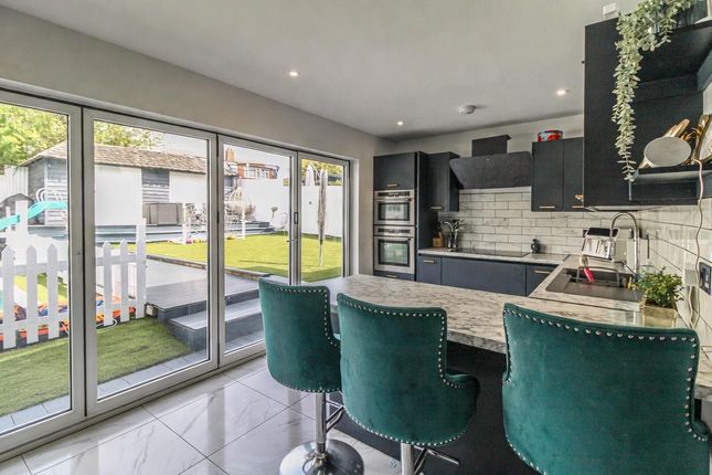 23, Oakleigh Avenue, Hockley photo 4
