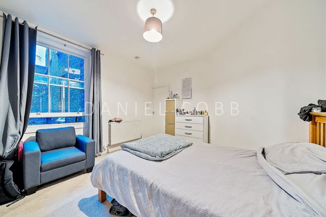 Flat for sale in Pullens Buildings, Penton Place