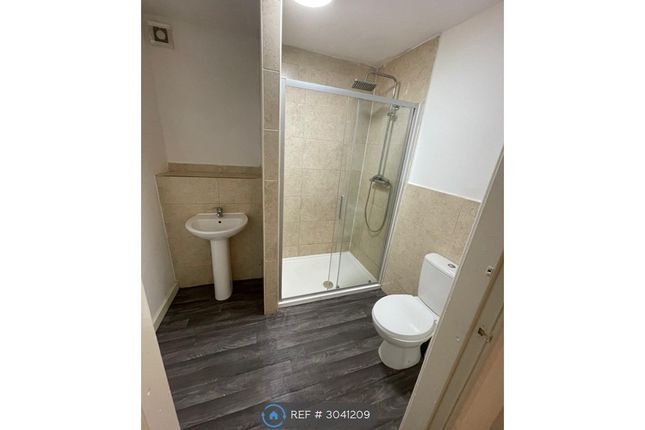 Flat, Grange Road West, Prenton photo 5