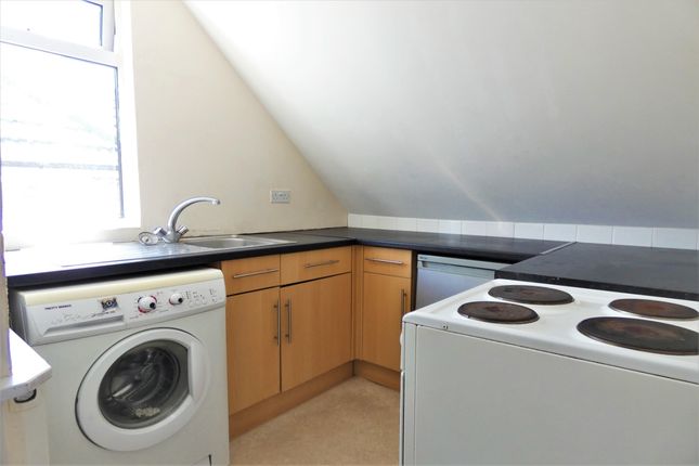 Top Floor Flat, 13, Beachborough Road, Kent photo 3