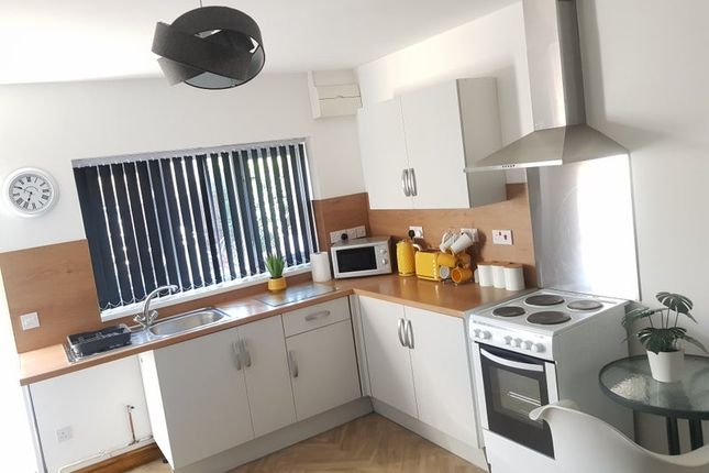 Thumbnail Flat to rent in Hill Rise, Leicester