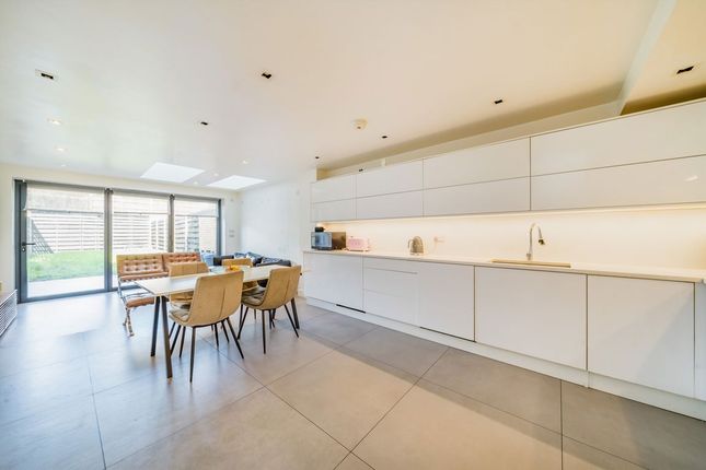 37, Khama Road, London photo 2