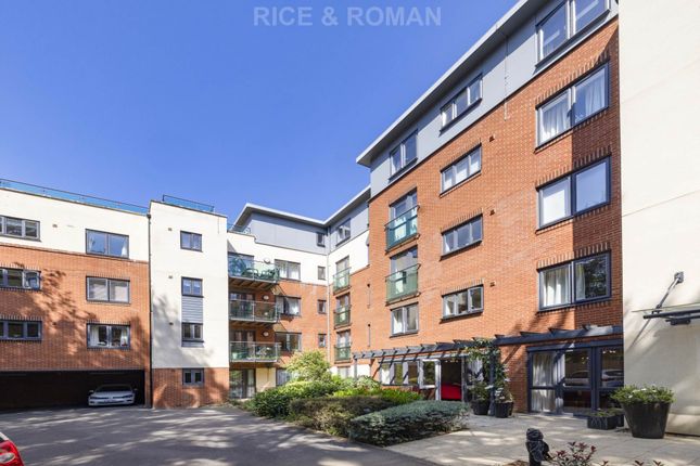 Thumbnail Flat for sale in Park Lane, Camberley