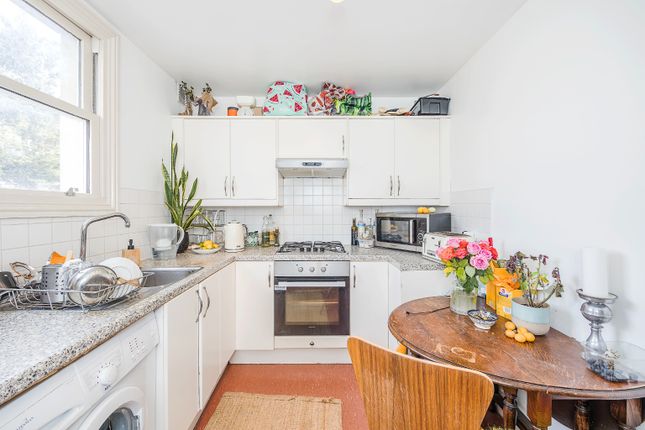 Terraced house for sale in Thistlewaite Road, London