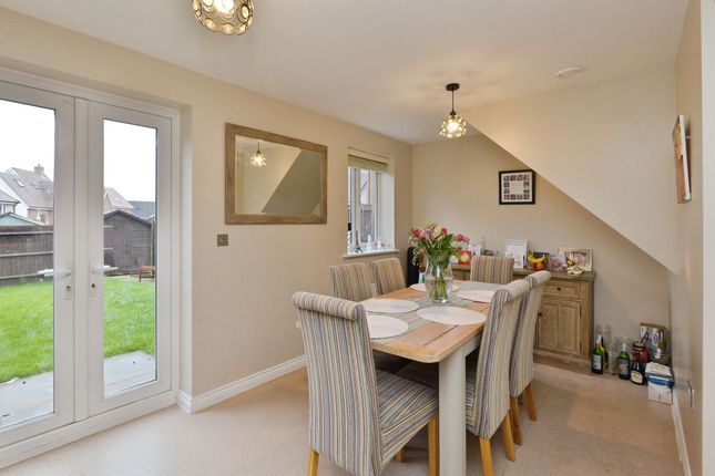 4, Bonaire Grange, Milton Keynes photo 3