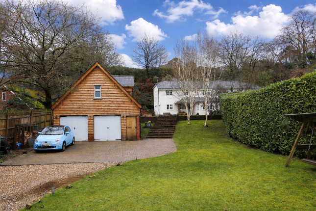 4-bed house on 9, Bourne Grove, Lower Bourne, Farnham, £975,000