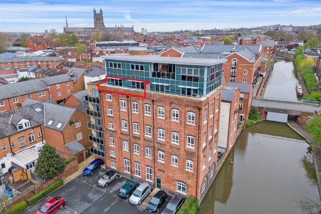 Thumbnail Flat for sale in Portland Street, Worcester