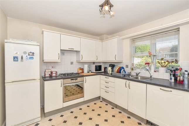 Skylark Way Kingsnorth, Ashford photo 4