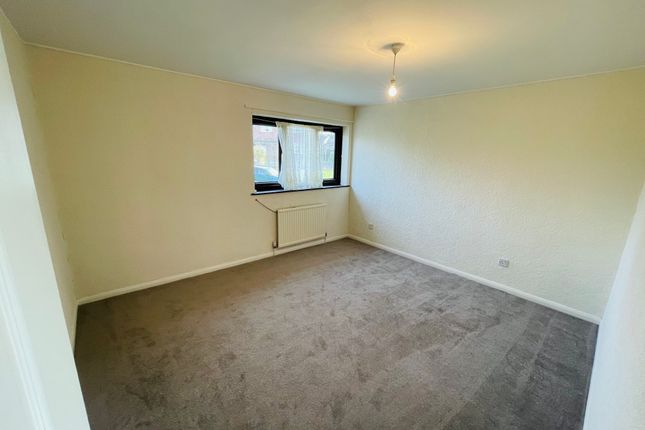 Terraced house to rent in Green Walk, Hyde