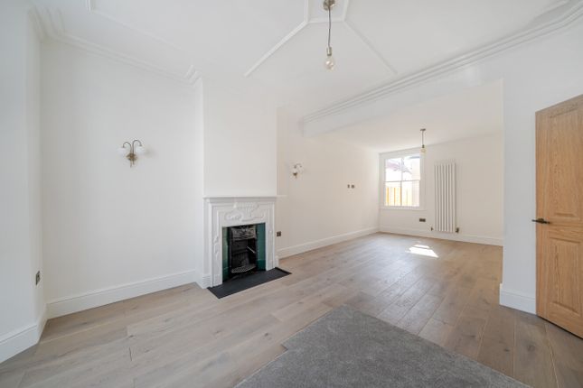 5, Clevedon Road, London photo 2