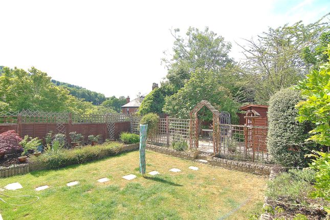 46, Bowbridge Lane, Gloucestershire photo 2