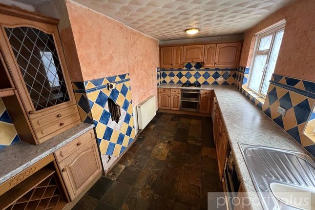 73, Bryngolau, Rhondda Cynon Taff photo 4