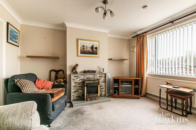 12, Clarendon Drive, Swindon photo 3