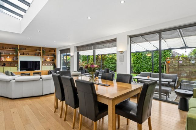 Beechwood Avenue, Little Chalfont photo 3