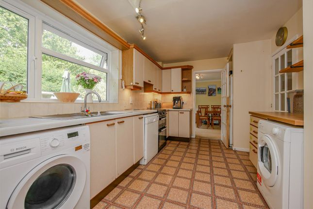 3, St. Leonards Close, Watlington photo 3