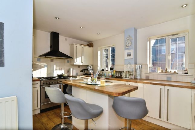 37, Morton Gardens, Sheffield photo 3
