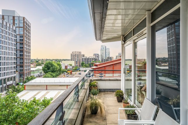 Thumbnail Flat for sale in Anchor House, Smugglers Way, Riverside, London