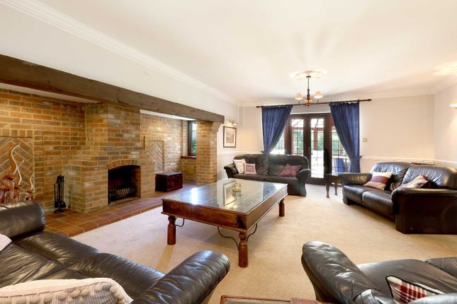 47, Burgess Wood Road South, Buckinghamshire photo 2