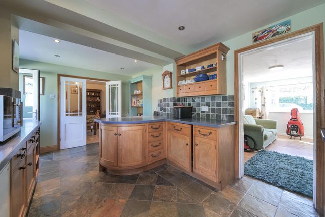 25, The Orchard, Trowbridge photo 2