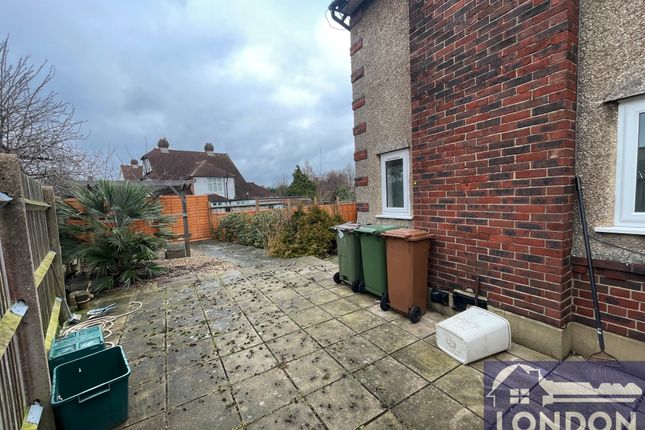 1, Demesne Road, Wallington photo 5