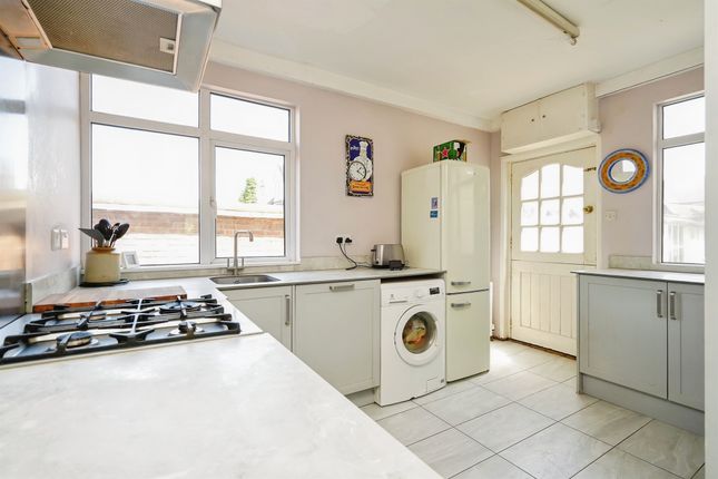 The Nook, Victoria Road, Bicester photo 4