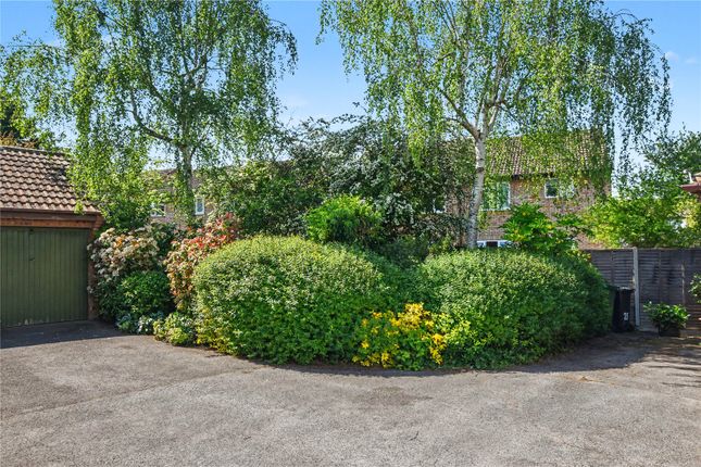 28, Barrington Close, Somerset photo 2